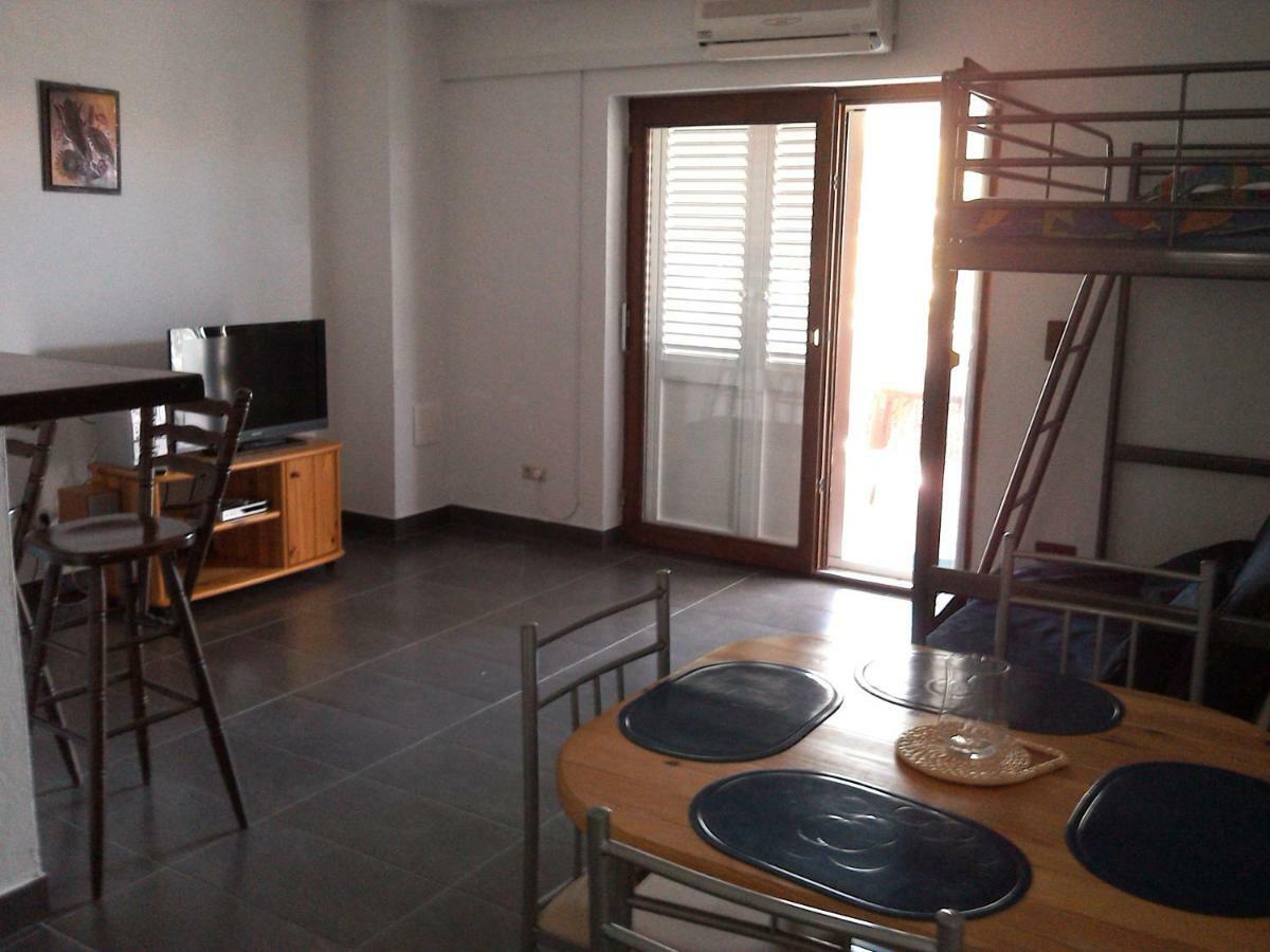 Ferienwohnung-Apartment Bootsliegeplatz Nach Anfrage Povljana Bagian luar foto