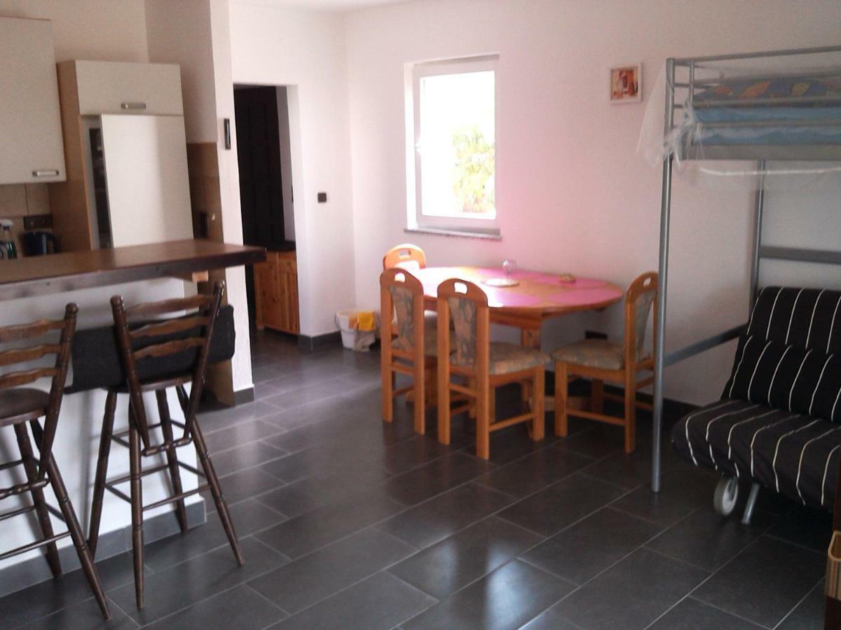Ferienwohnung-Apartment Bootsliegeplatz Nach Anfrage Povljana Bagian luar foto